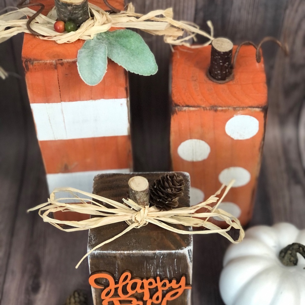 Wood Pumpkin Set - Picture 2 of 5